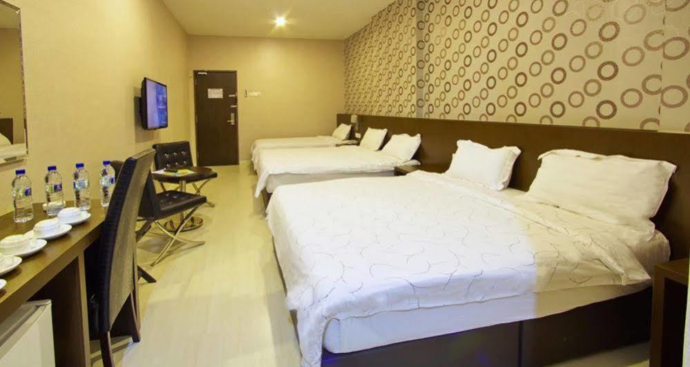 Hotel Tebrau Ct Τζόχορ Μπάχρου Εξωτερικό φωτογραφία